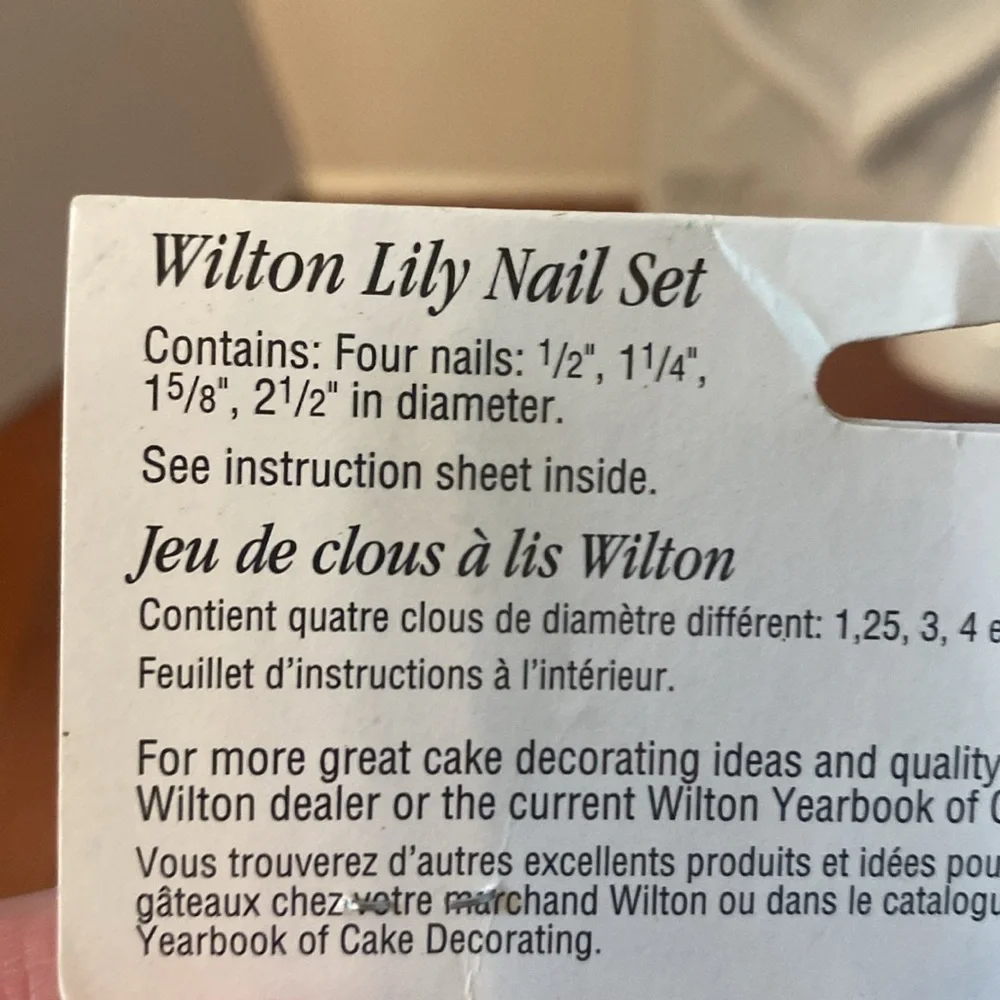 Wilton White Cake Toppers Calla Lily formers & nail set cake decorating